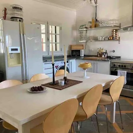 Sunny Grandfather Villa Chaos (Leiria)